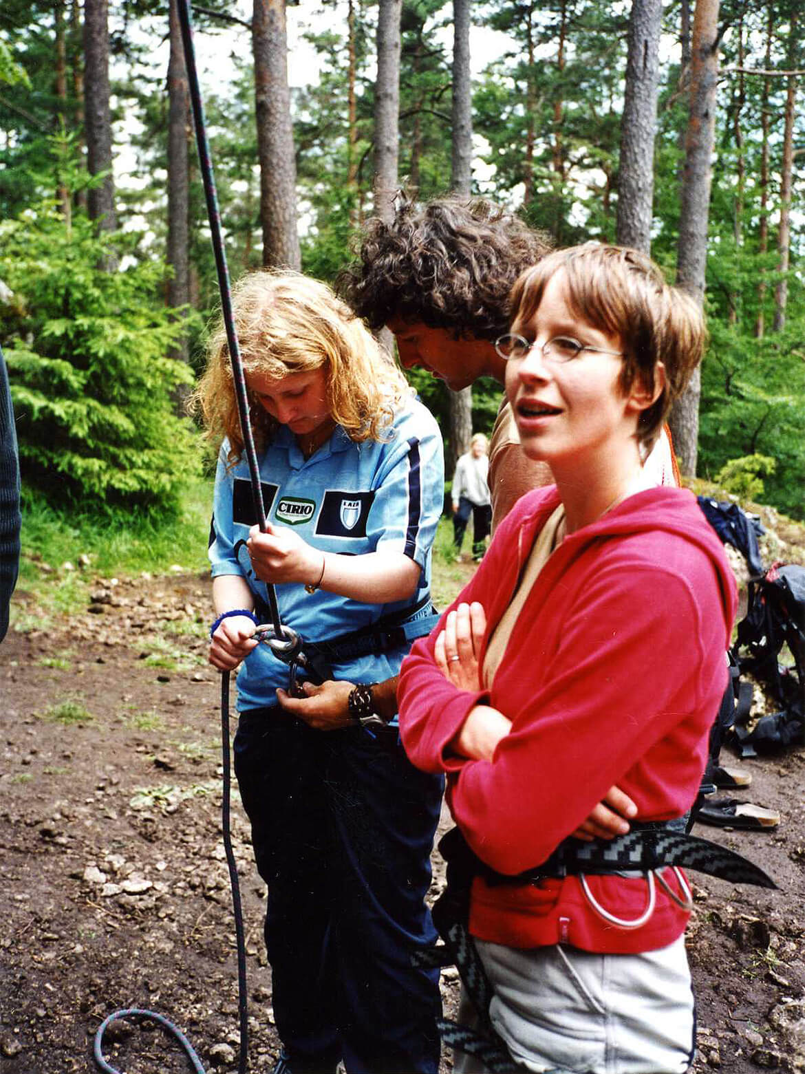 Stefanie als Mitglied der Landesjugendleitung 2004 auf Kletter-Exkursion